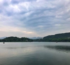 陆丰杭州自助游(杭州自助游旅游攻略)