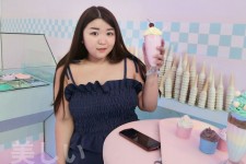 陆丰胖模(胖模特穿衣搭配图片)