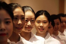 陆丰私人伴游招聘 度假区万元月薪招“泳装伴游”