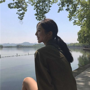 陆丰私人伴游网带你看到天际，白色盐湖无际，蓝色天空无边