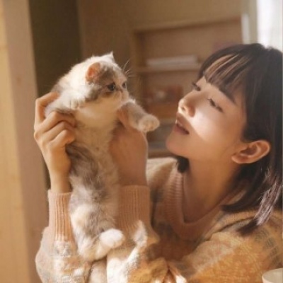 陆丰伴游女生邓珊珊的资料
