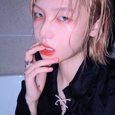 陆丰伴游女生樱花漫舞的资料