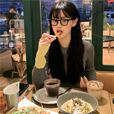 陆丰伴游女生娄婷的资料