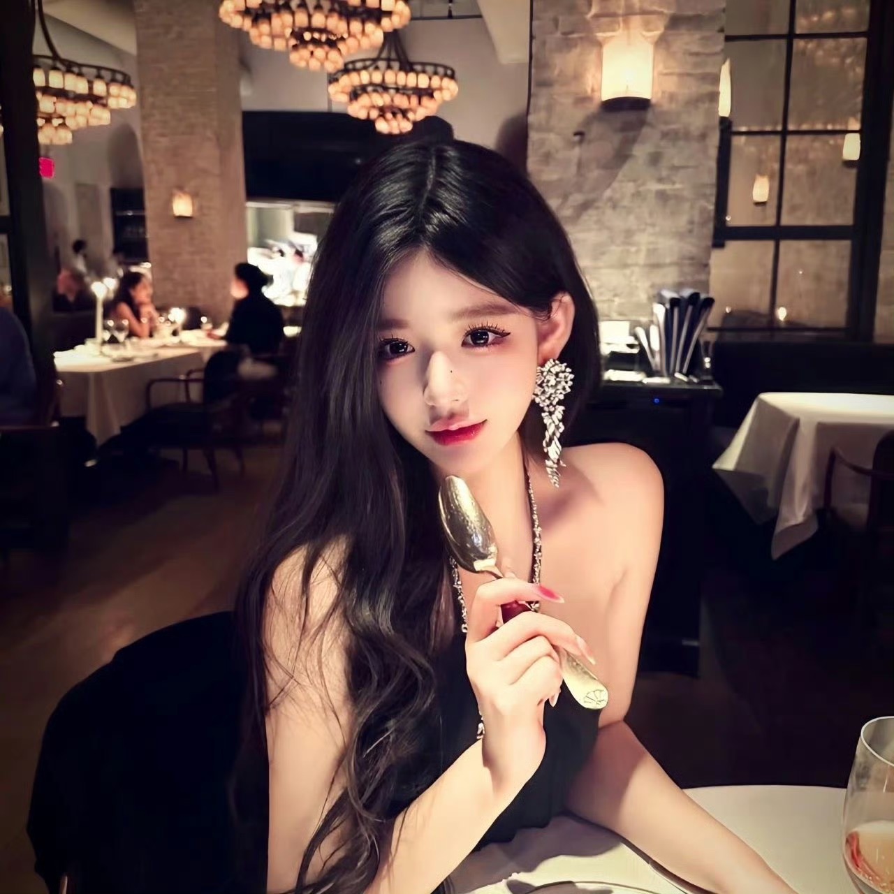 陆丰伴游女生蓝盈盈的资料