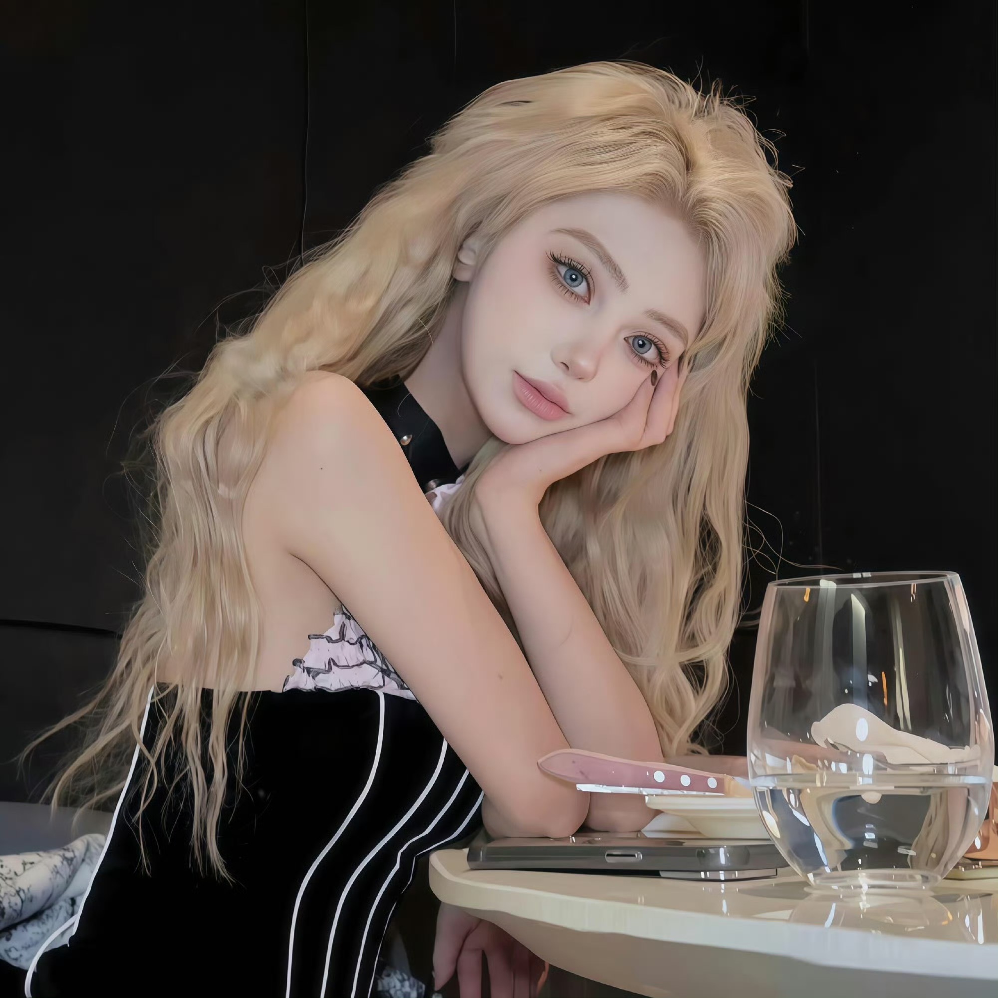 陆丰伴游女生晨露的资料