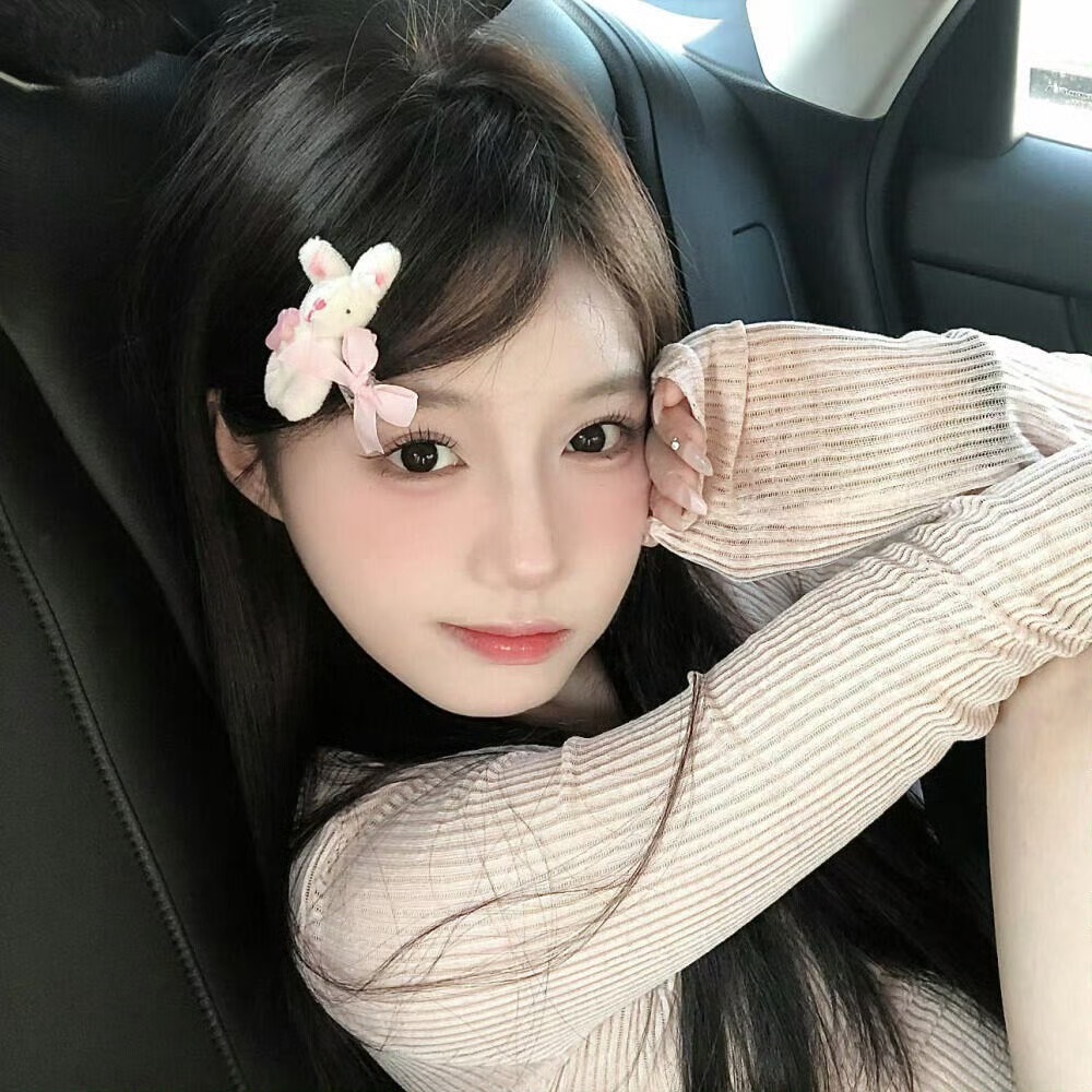 陆丰伴游女生沈欣白的资料