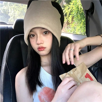 陆丰伴游女生乙傲薇的资料
